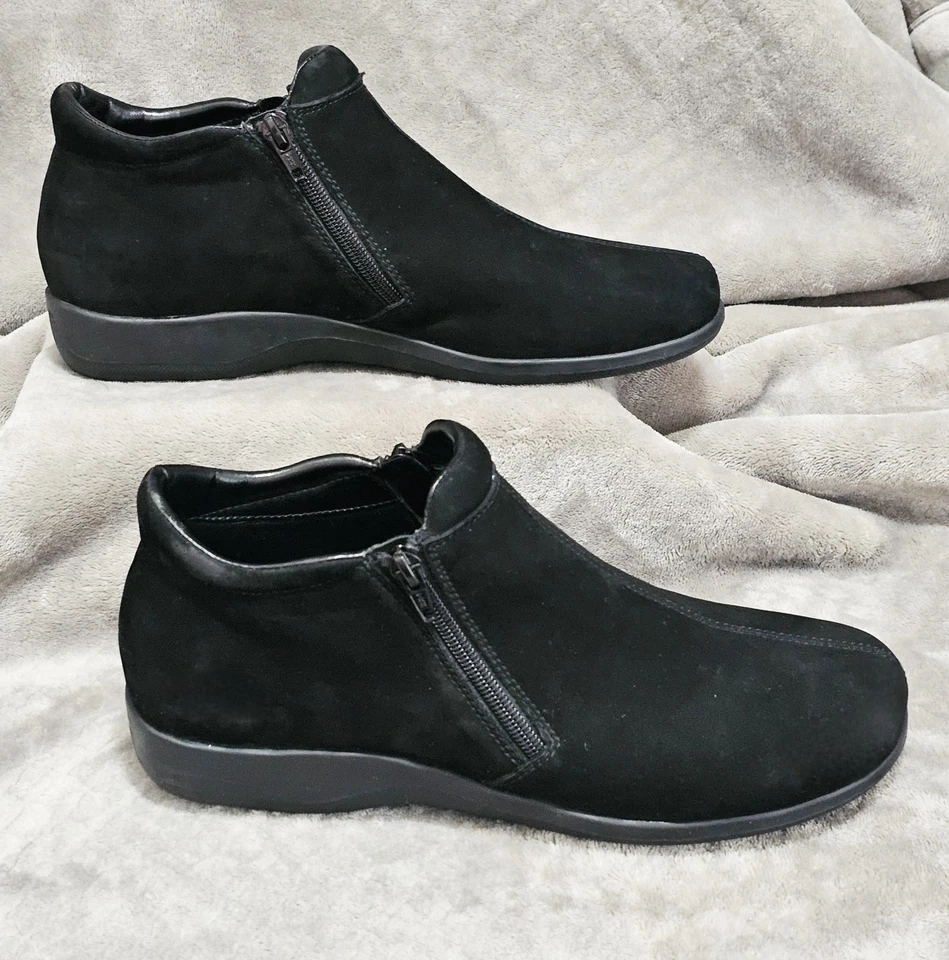 Walking Cradles Black Ankle Booties Women’s Zip Comfort Shoes Suede Leather 11B - Image 4 of 4