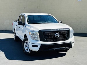 2021 Nissan TITAN S 4x4 4dr Crew Cab