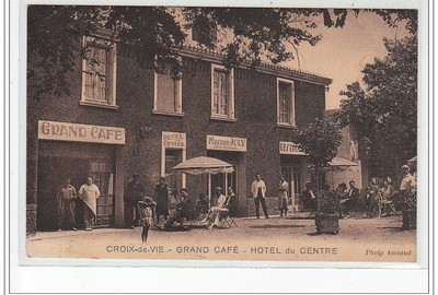 CROIX DE VIE - Grand Café - Hôtel du Centre - sehr guter Zustand