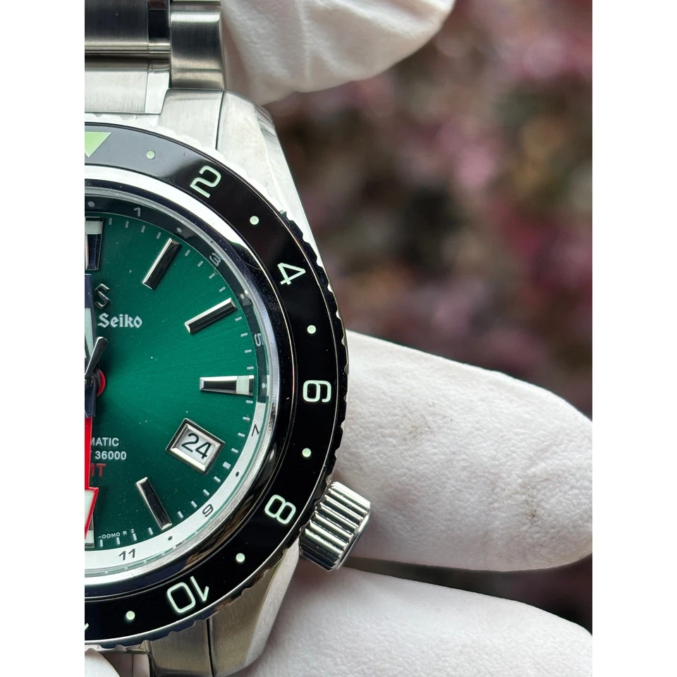 Seiko NH34 MOD Watch 44mm Automatic GMT Green Dial 24hr Black Sapphire Bezel - Image 3 of 4