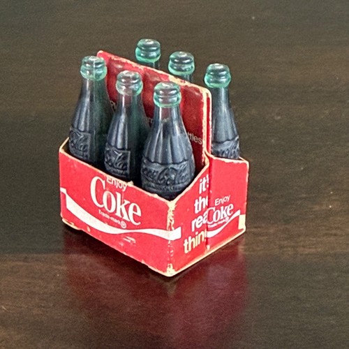 Vintage Miniature Coca-Cola Bottles in Paper Carton - Imagen 2 de 6