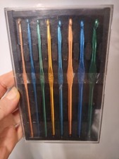 Boye crochet hook set of 8 hooks with box