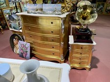 trittico cassettone con coppia di comodini in foglia oro con piano in marmo