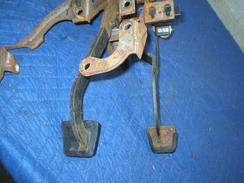 1993-2002 CAMARO FIREBIRD CLUTCH BRAKE PEDAL ASSY.GM T56 T5 ORIGINAL LT1 Z28 T/A - Picture 6 of 7