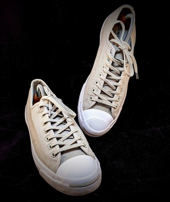 pale grey converse