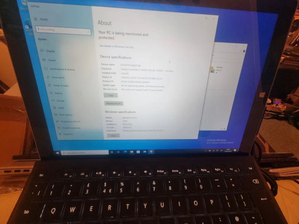 Microsoft Surface Pro 3 with Keyboard - Intel CPU 4GB RAM / 64GB SSD Excellent - Image 4 of 4