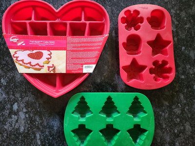 Set of 3 Wilton Pull Apart Silicone Baking Molds Christmas Trees Mittens Hearts