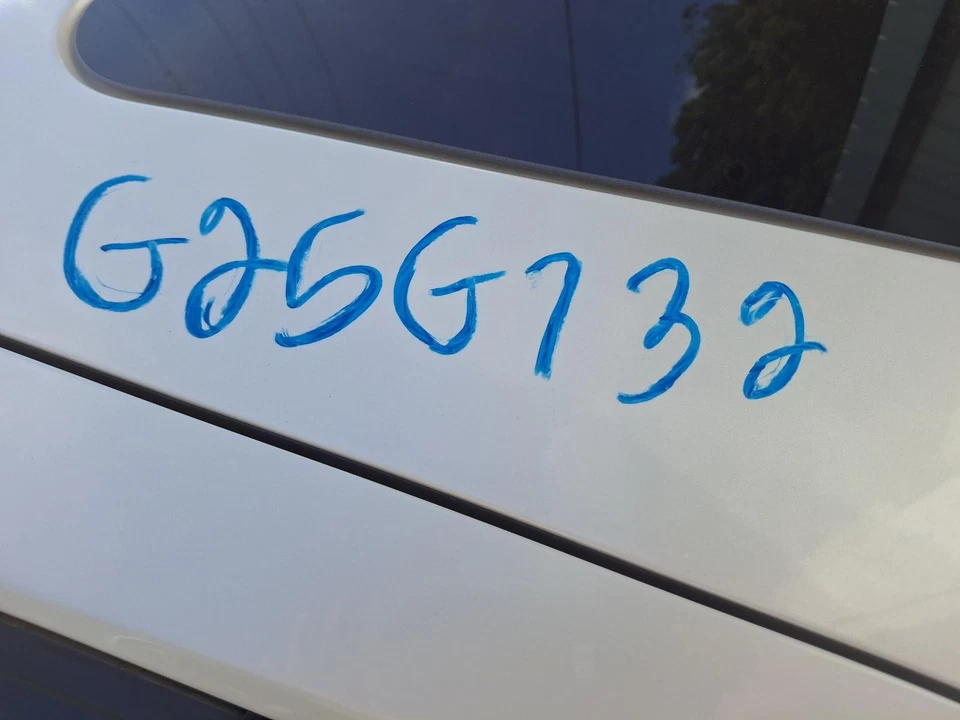 Motor soplador de climatización trasero usado se adapta a: Chevrolet Tahoe 2009 trasero 3 tornillos de fijación R Foto 2 de 4