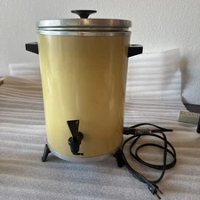 Vintage Percolator Coffee Maker Harvest Gold  w/cord 12-30 Cups