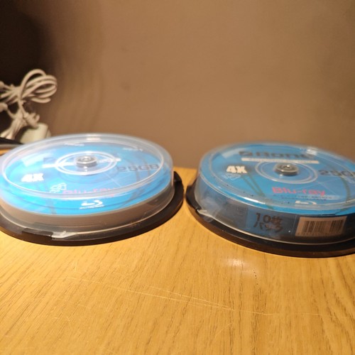 Aone Blu-ray BD-R 25GB 4 x Speed Discs Pack of 18 (10+8) - Picture 2 of 4