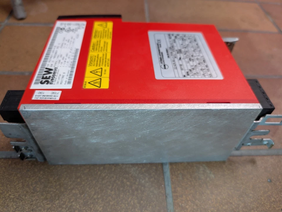 SEW Eurodrive MOVITRAC MCT0601-503-4-00 Frequenzumrichter voll Funktionsfähig - Bild 3 von 4