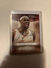2004-05 SkyBox Autographics #5 LeBron James Silver Signature E1