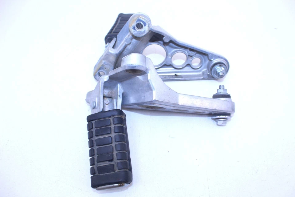 Honda Magna 700 1986 OEM estriba de pasajero trasero con soportes R5,Bx31 Foto 3 de 4