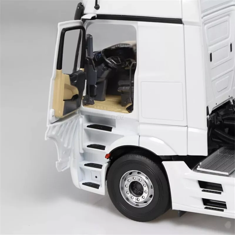 NZG for Mercedes for Benz Actros GigaSpace 4x2 white 1/18 NZG for Mercedes for Benz Actros GigaSpace 4x2 white 1/18