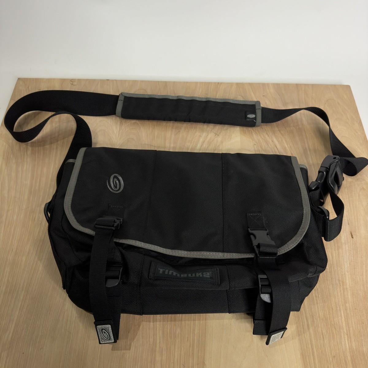 【Timbuk2】 Commute Laptop Ｌサイズ Shop Timbuk2 Commute Messenger Bag, Black, Sm – Luggage Factory