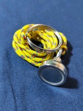 Aimant lève boule de pétanque avec cordon Ramasse boule compétition Jaune XL