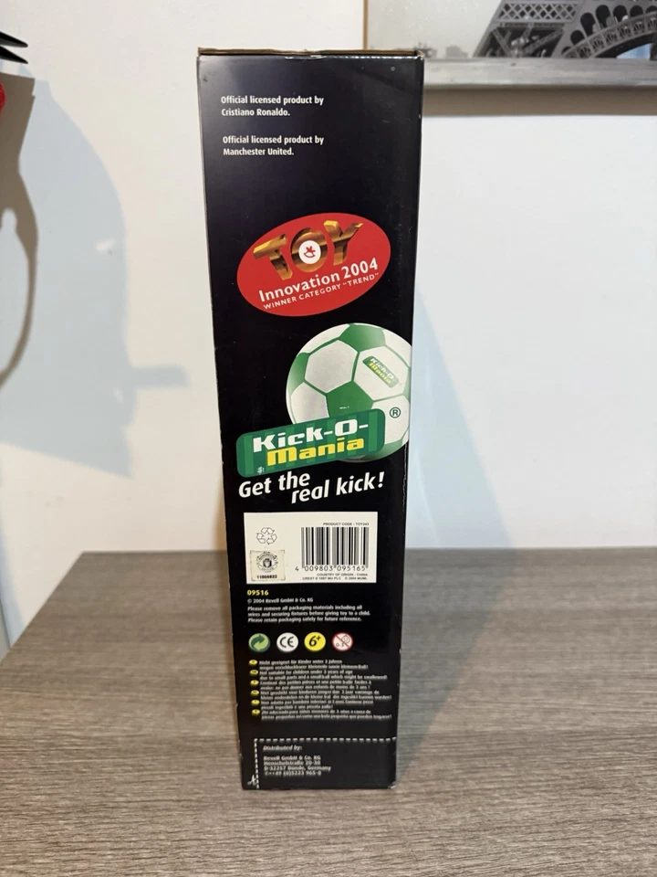 CR7 - Cristiano Ronaldo Action Figure Rookie Man United Kick-O-Mania - Immagine 4 di 4