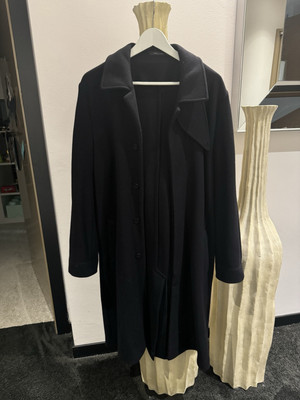 Wunderschöner Emporio Armani Damen Mantel klassischer Stil 100% Wolle mit Kragen