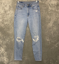 American Eagle Women Distressed Knees Light Wash Mid Rise Mom Jean 2 Long