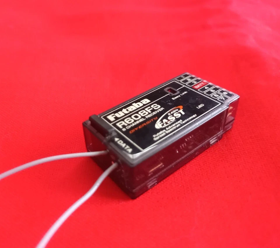 Futaba R608FS 8 Channel 2.4 FASST Receiver Used - Image 4 of 4