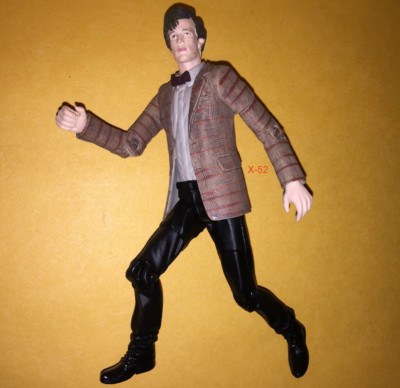 Doctor Who figure 11th Dr Matt Smith toy RED STRIPED JACKET version (tardis set)