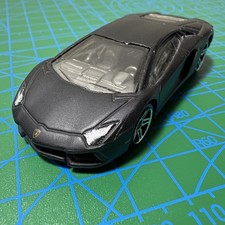 HOT WHEELS Lamborghini Aventador LP 700-4 - mainline