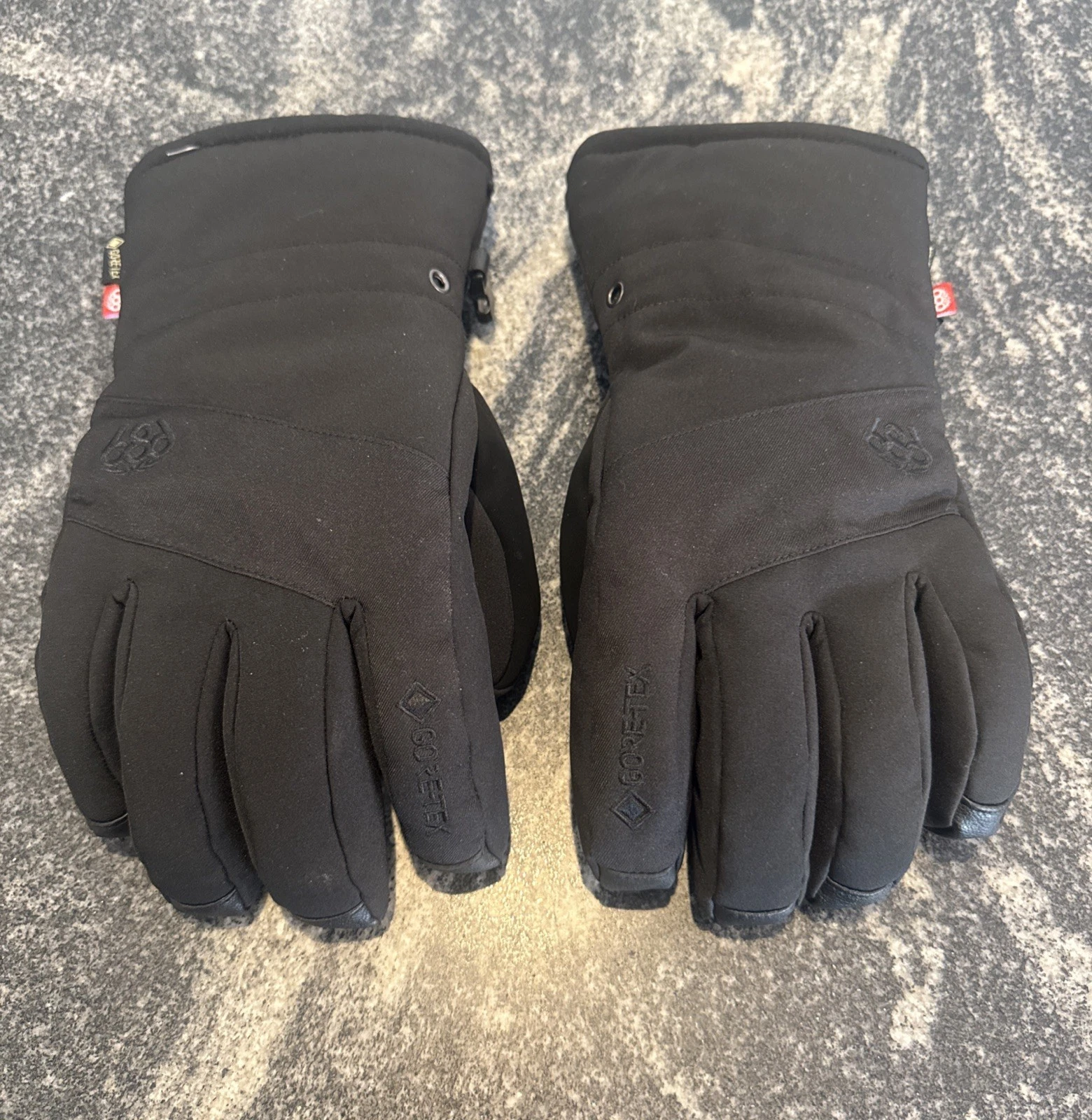686 Gore-Tex Linear Under Cuff Men's Skiing Snowboard Gloves Black Medium