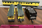 4 (Four) HO Chicago North Western Parlor Car, 2 Caboose Bay Window & Tender AHM — photo 10