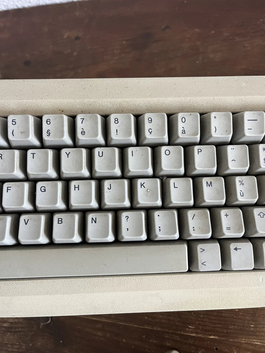 MACINTOSH VINTAGE APPLE AZERTY M0110A MÁS 128K 512K