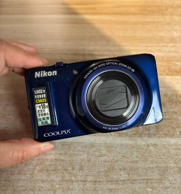 Nikon COOLPIX S9300 16.0MP Digital Camera 18x Optica Zoom English