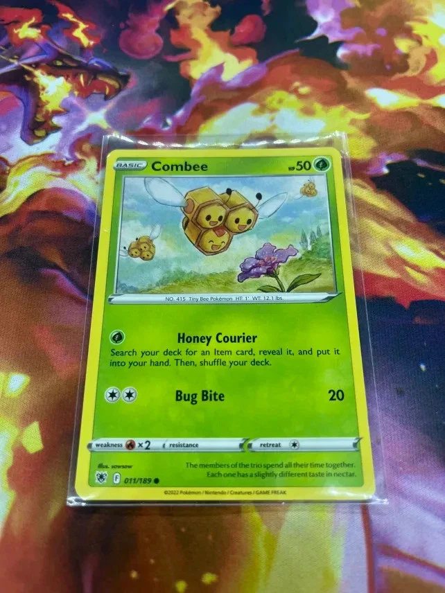 Combee 011/189 Swsh10: Astral Radiance Regular NM-Mint Pokémon TCG - Image 3 of 4