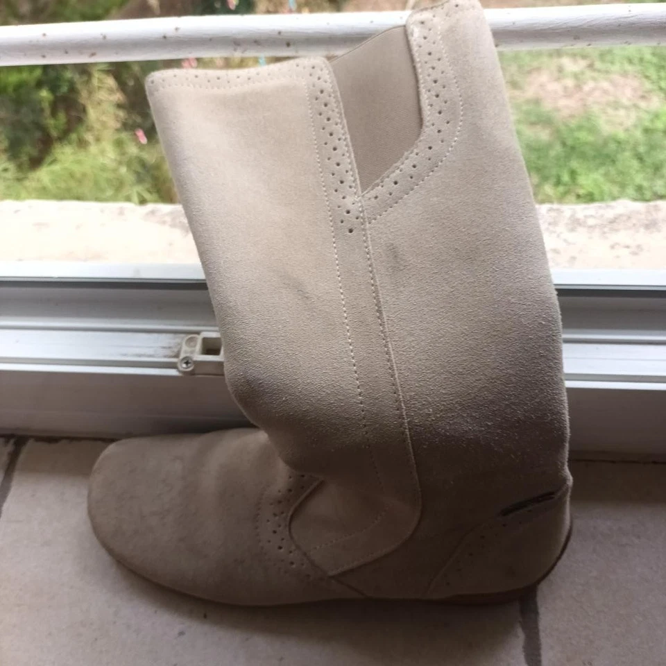 bottes en daim beige état neuf - Photo 4/4