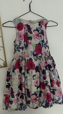 Bedrucktes geblümtes Mädchenkleid in Größe 6-7 Jahre bis 122 cm