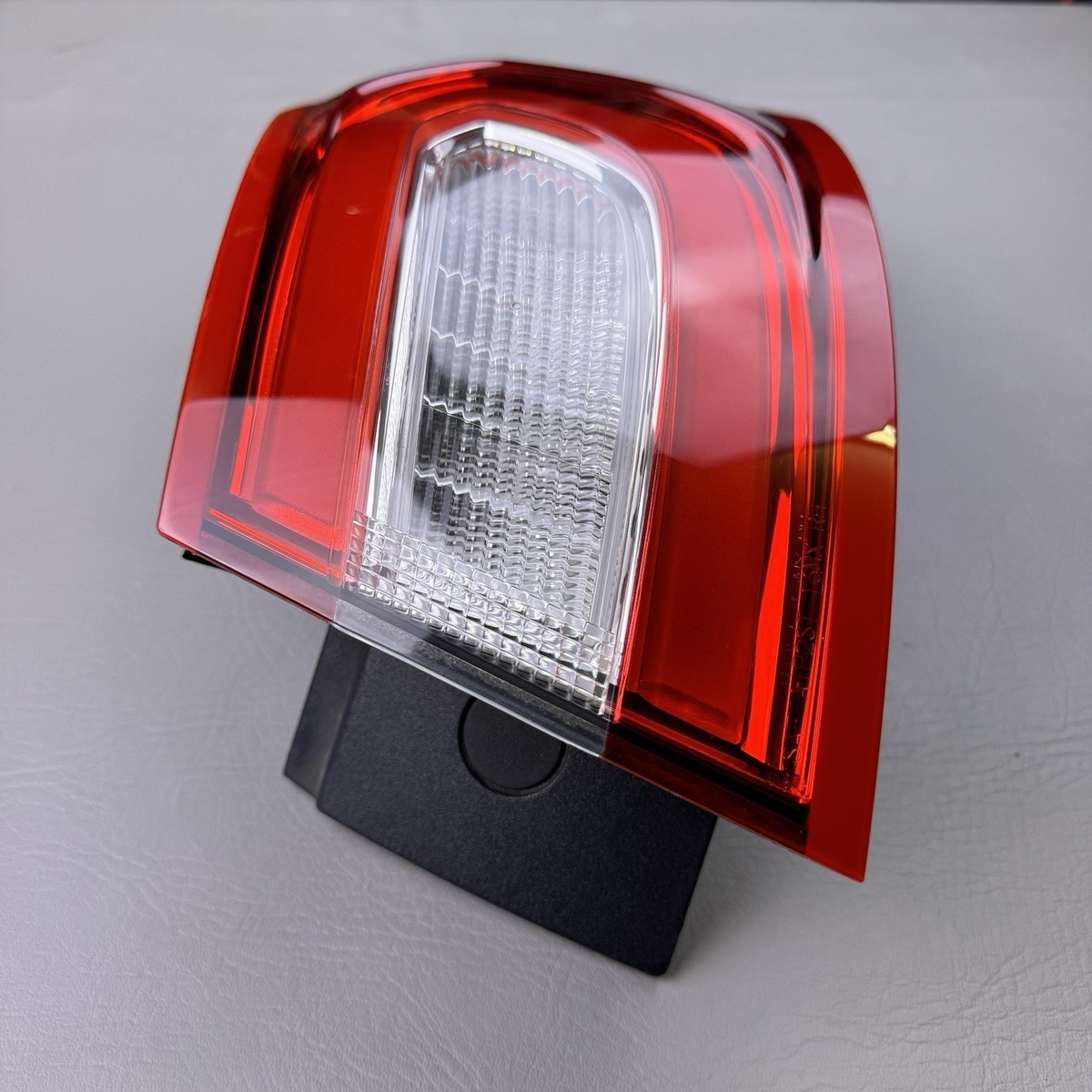 2016-2018 LINCOLN MKX REAR RIGHT PASSENGER SIDE TAILLIGHT FA1B