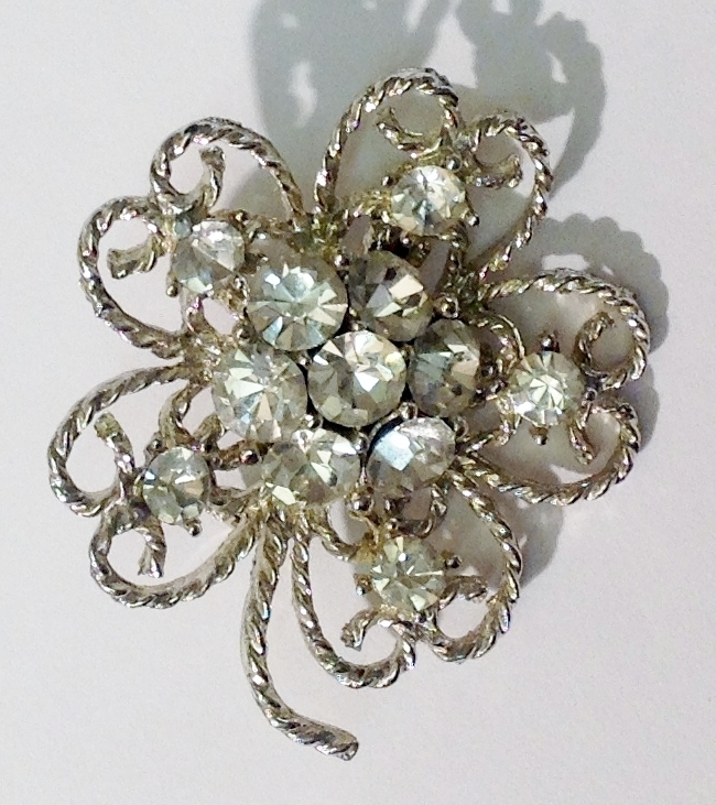 Broche Bijou Vintage Arbre En Relief Avec Perles Et Cristaux - Couleur Or, Occasion