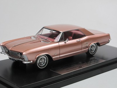 Goldvarg Collection GC-046C 1963 Buick Riviera Rose Mist Poly Modellauto 1:43