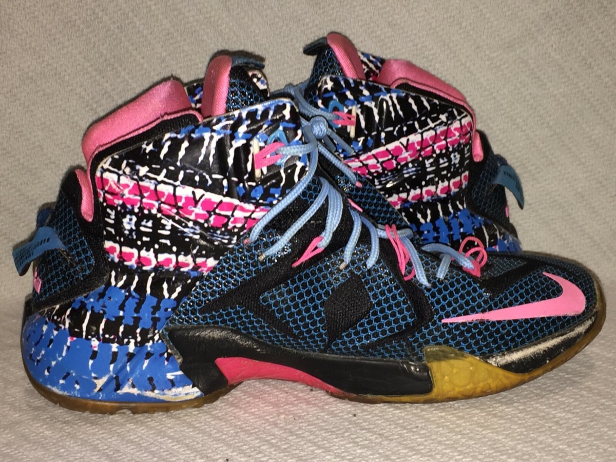 2015 Nike LEBRON 12 EP '23 CHROMOSOMES' High Top Sneakers 707781