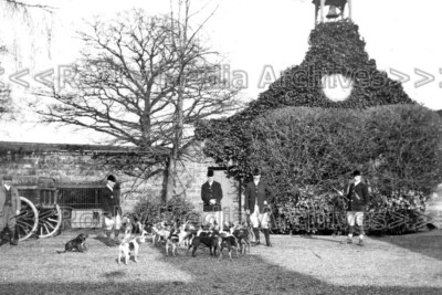 Evv-46 Huntsmen And Dogs, Burgess Hill, Sussex. Photo
