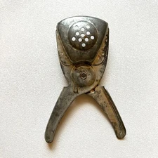 Vintage Vaughan Handheld Citrus Lime Lemon Squeezer Juicer Chicago USA