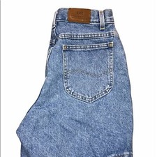 Lee size 8 M vintage high rise MOM shorts