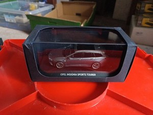 Opel Insignia Berline en Rouge occasion à Essen pour € 16 850