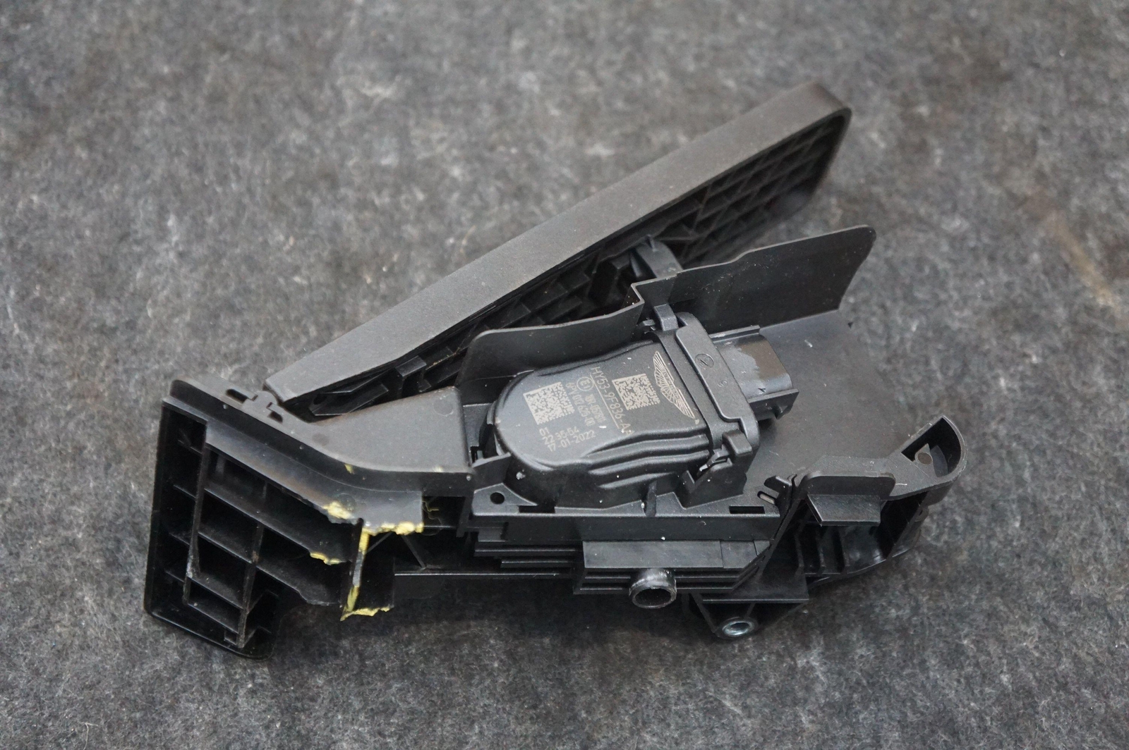 Gas Pedal Accelerator Pedal OEM HY53-9F836-A Aston Martin Dbx 707 2020-24 *Note