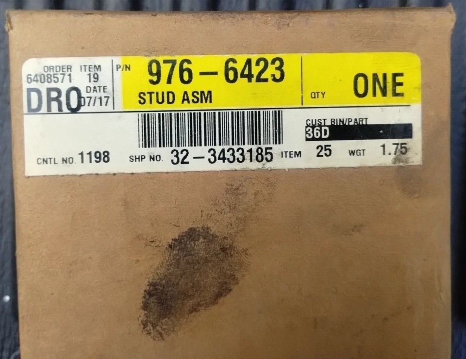 Rótula inferior delantera NOS GM 9766423 1984-1995 G10-30 G1500-3500 P30 Foto 2 de 4