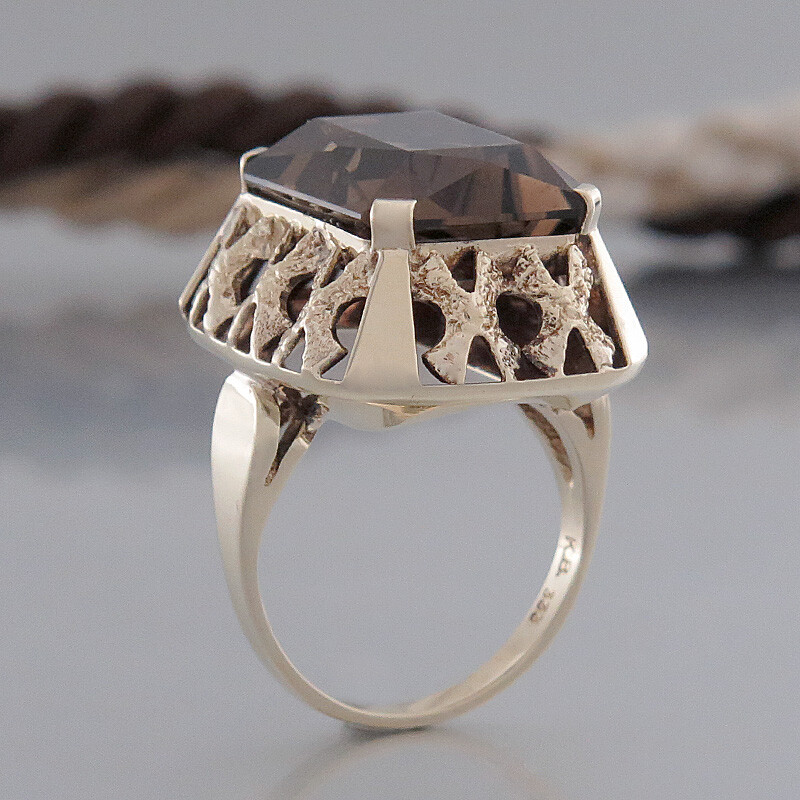Beautiful, eye-catching ring - with rectangular s… - image 4