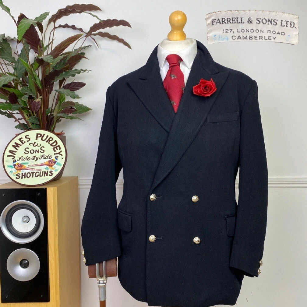 Farrell & Sons (42S) Bespoke Double Breasted Crest Button Military Blazer Jacket
Opens in a new wind