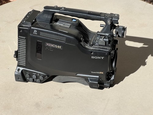 PDW-850 XDCAM Camcorder 3x 2/3" Power HAD FX CCD S...PDW-850 XDCAM Camcorder 3x