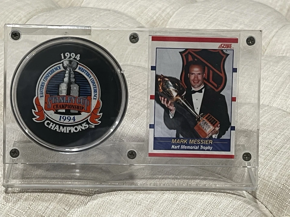Rangers Stanley Cup 1994 PUCK+CARD MARK MESSIER Hart Memorial Trophy in Display - Image 3 of 4