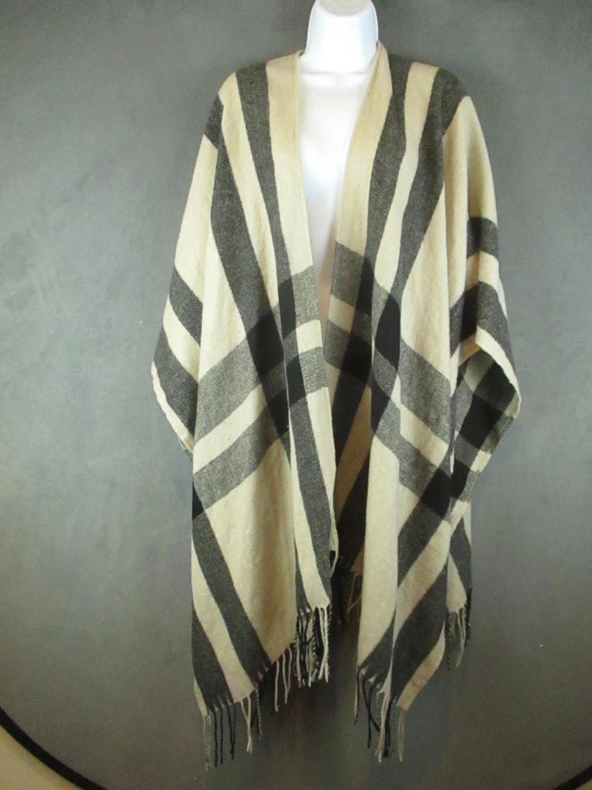 Banana Republic Cape Shawl Womens One Size Beige Black Plaid Fringe Poncho Wrap