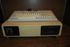 Radio Shack Tandy TRS-80 Model 2000 Personal Computer 26-5103 With Keyboard
