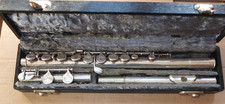 Boosey & Hawkes London The Edgware flute, case, England, Nickle or Silver plate?